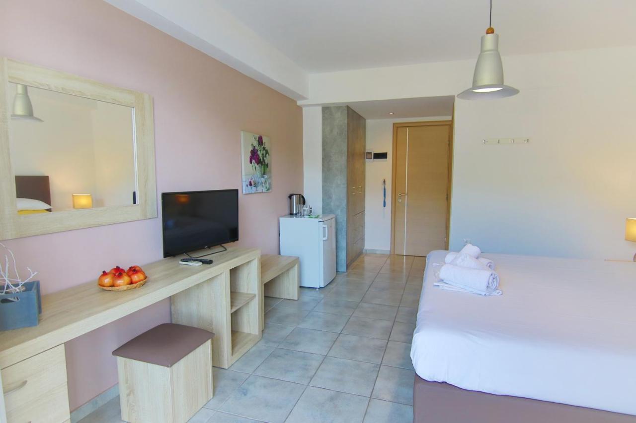 Poros Beach Studios Exterior photo