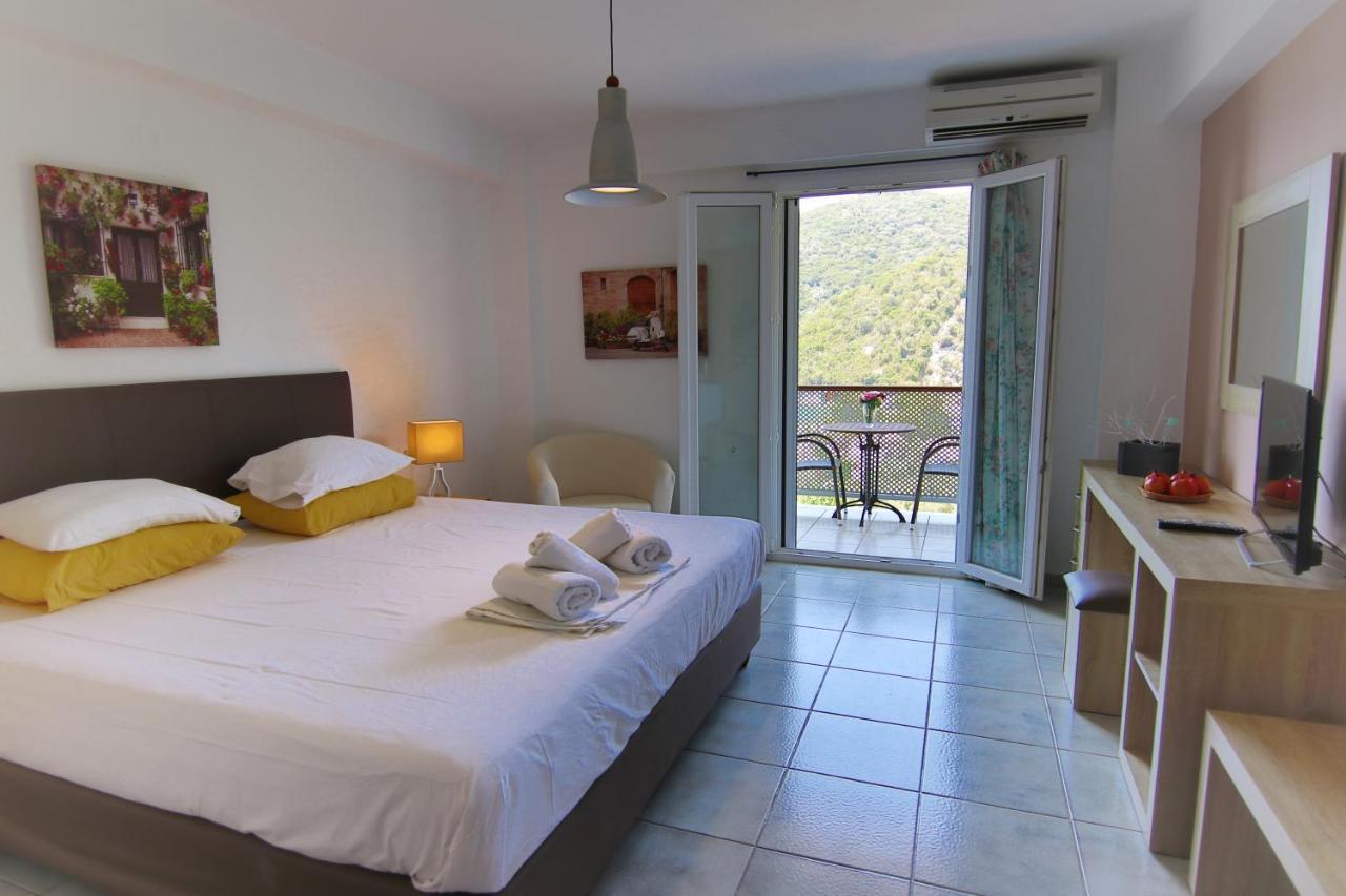 Poros Beach Studios Exterior photo