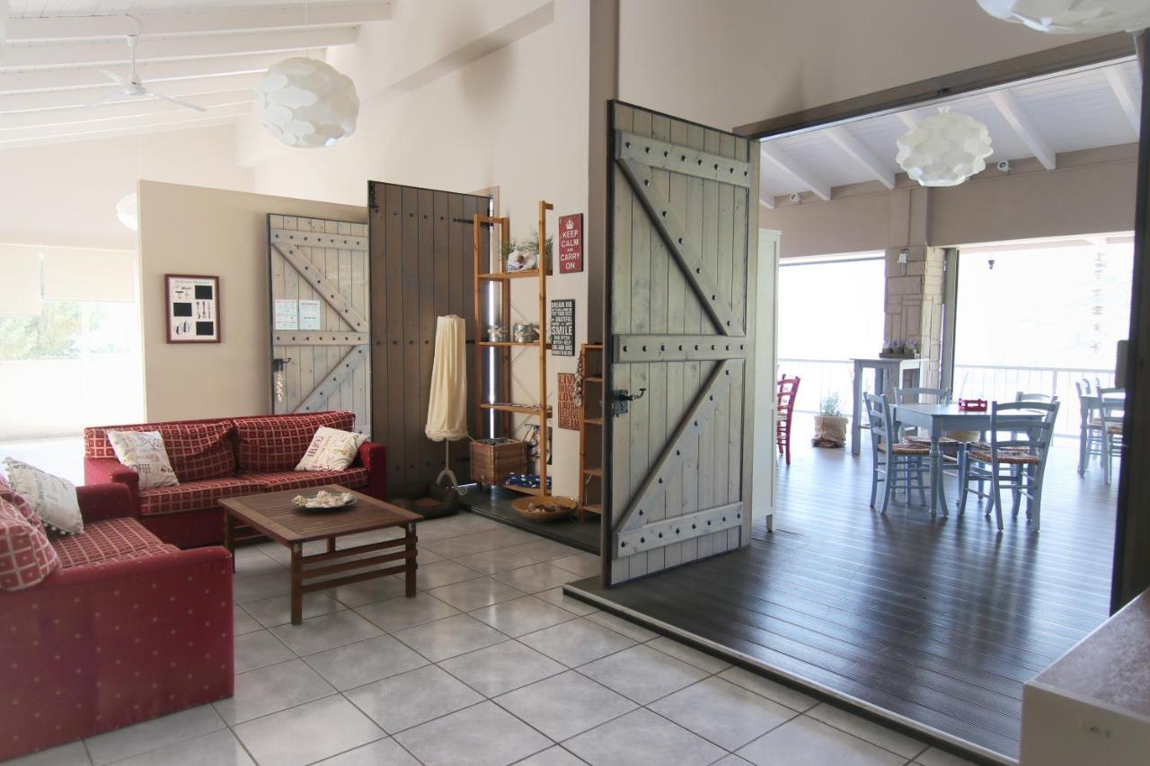 Poros Beach Studios Exterior photo