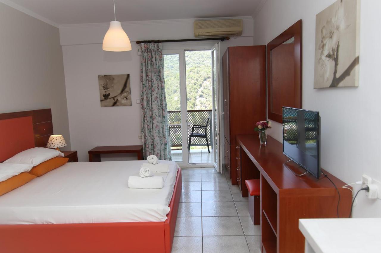 Poros Beach Studios Exterior photo