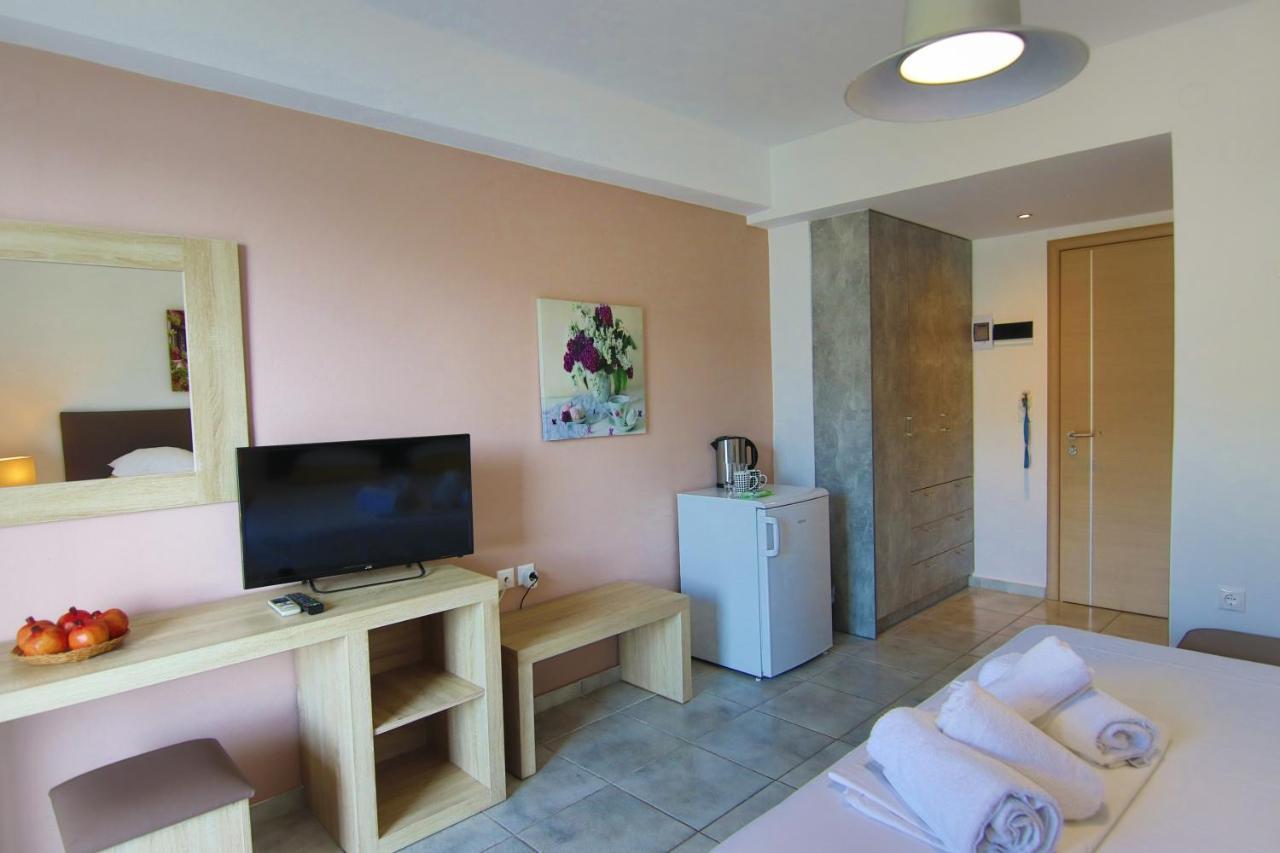 Poros Beach Studios Exterior photo