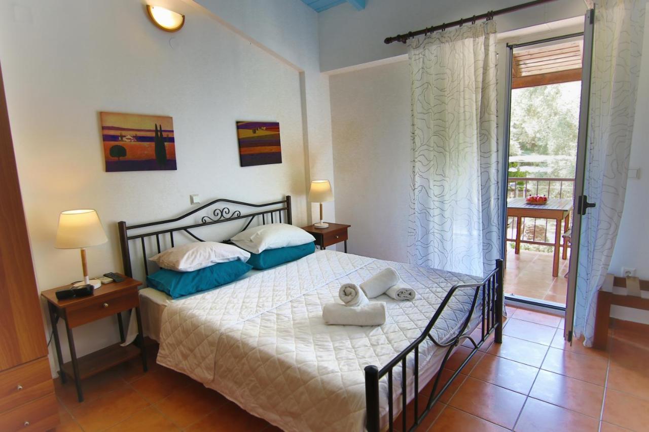 Poros Beach Studios Exterior photo