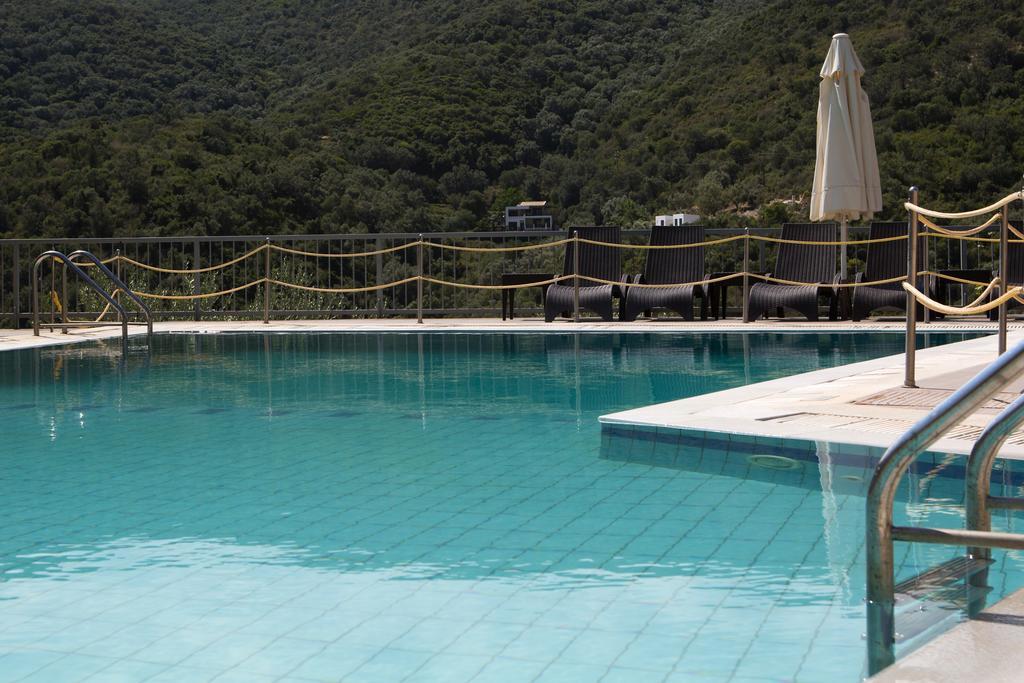 Poros Beach Studios Exterior photo
